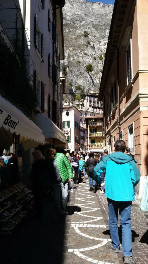 Mansarda Ariel Lägenhet Limone sul Garda Exteriör bild